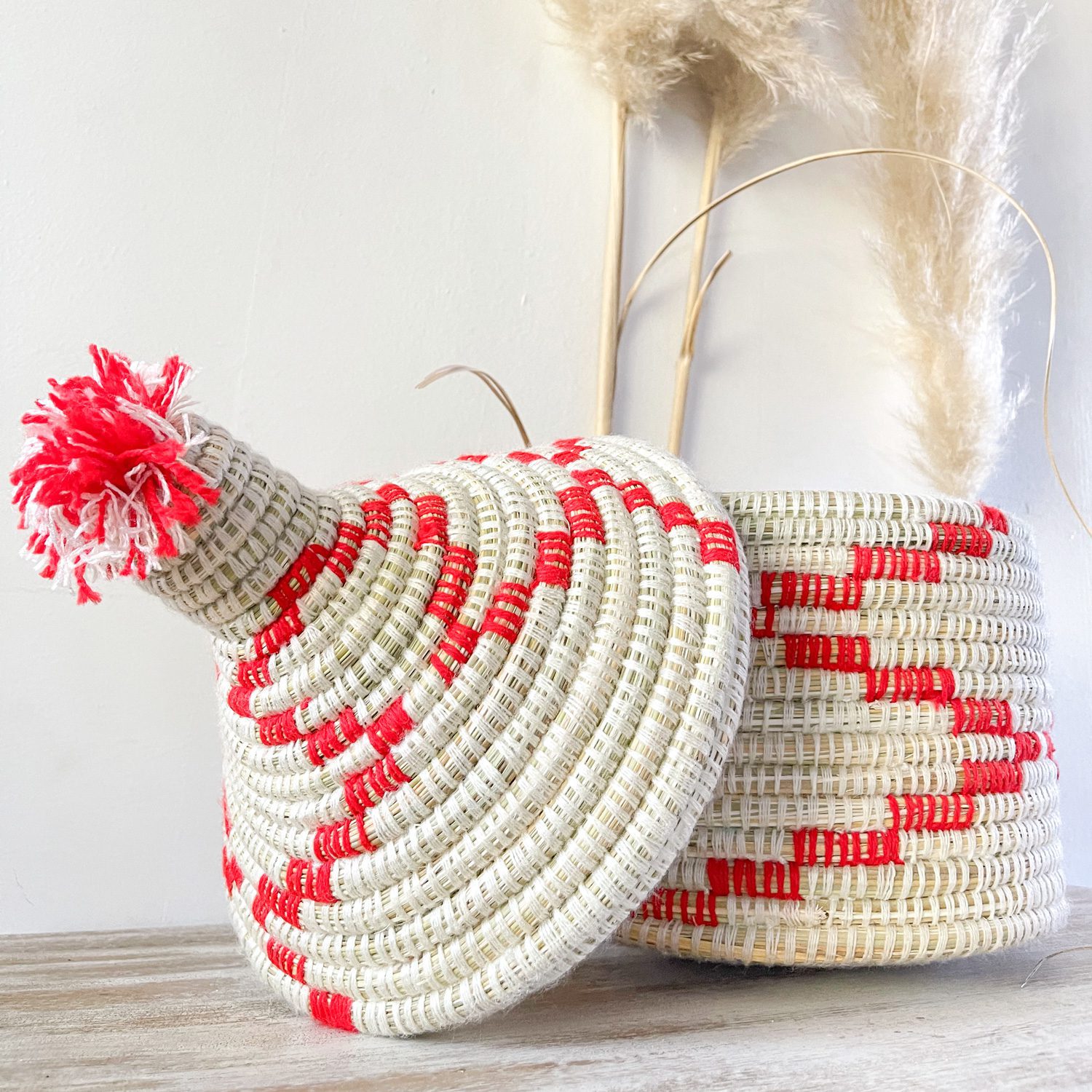 Cesta de fibra natural blanco y rojo con tapa - Made in Marruecos