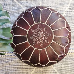 puff de cuero marron oscuro marroqui - Made in Marruecos
