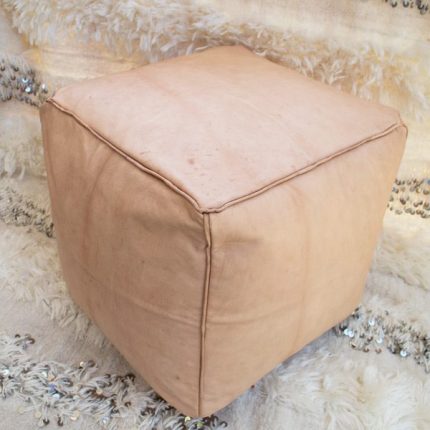 ▷ Puff de cuero cubo crudo : Cuero de Vaca Marroquí | Made in Marruecos|▷ Puff de cuero cubo crudo : Cuero de Vaca Marroquí | Made in Marruecos|pouf-cuadrado-claro